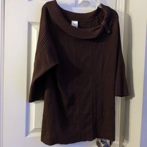 4x cute brown sweater. Fits more like a 2x